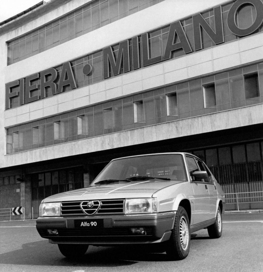  Alfa Romeo 90 (162A) 1984 года  (фото 11 из 25)